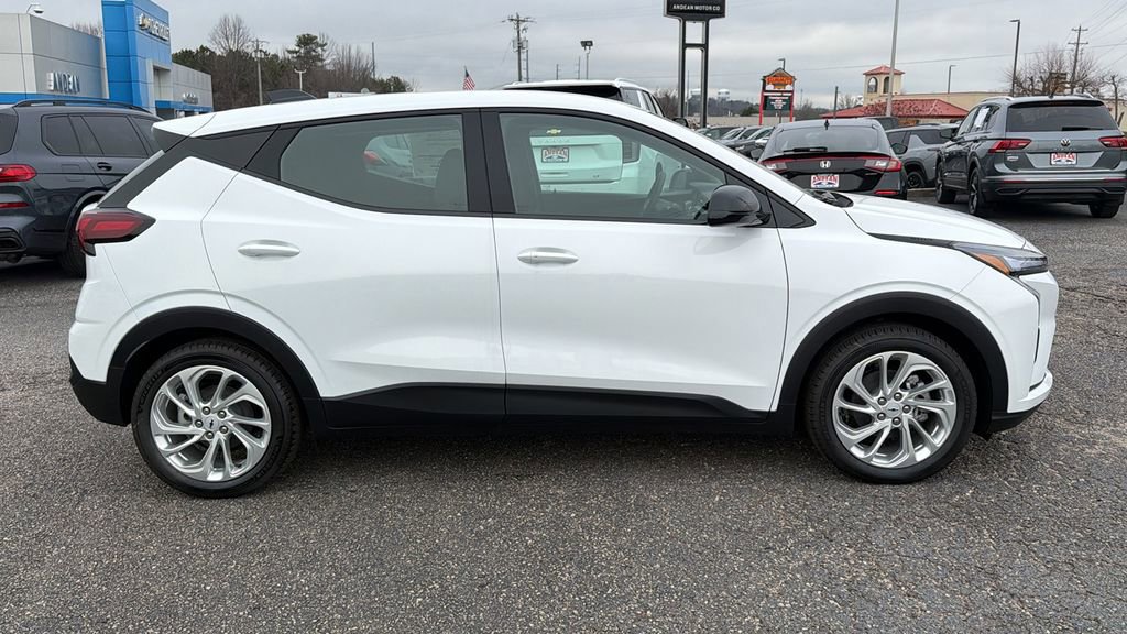 New 2027 Chevrolet Bolt LT w/ Comfort Package image 4