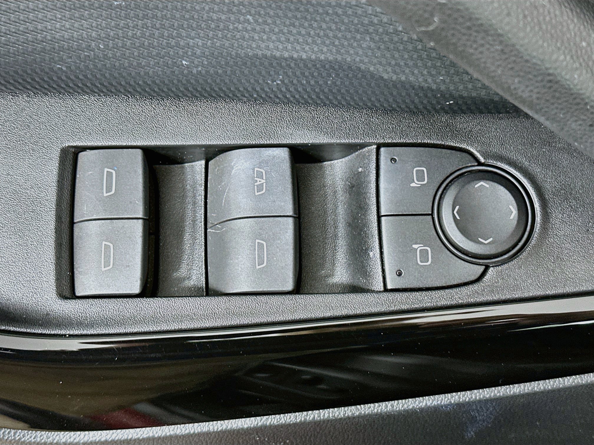 Used 2025 Chevrolet Equinox LT w/ Convenience Package II FWD image 15