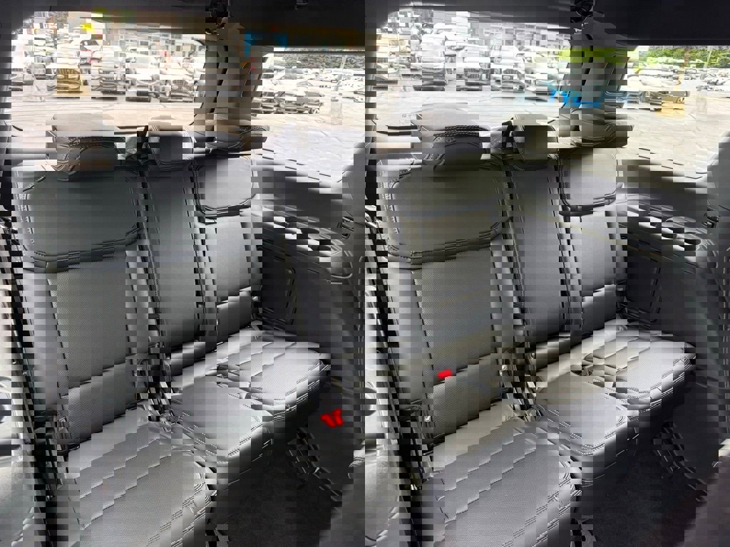 New 2025 Ford Expedition Platinum w/ Stealth Performance Package image 32