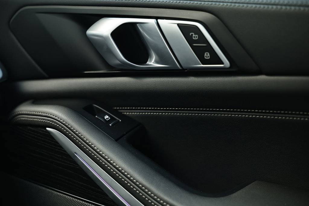 Certified 2024 BMW X5 xDrive40i w/ M Sport Package image 41