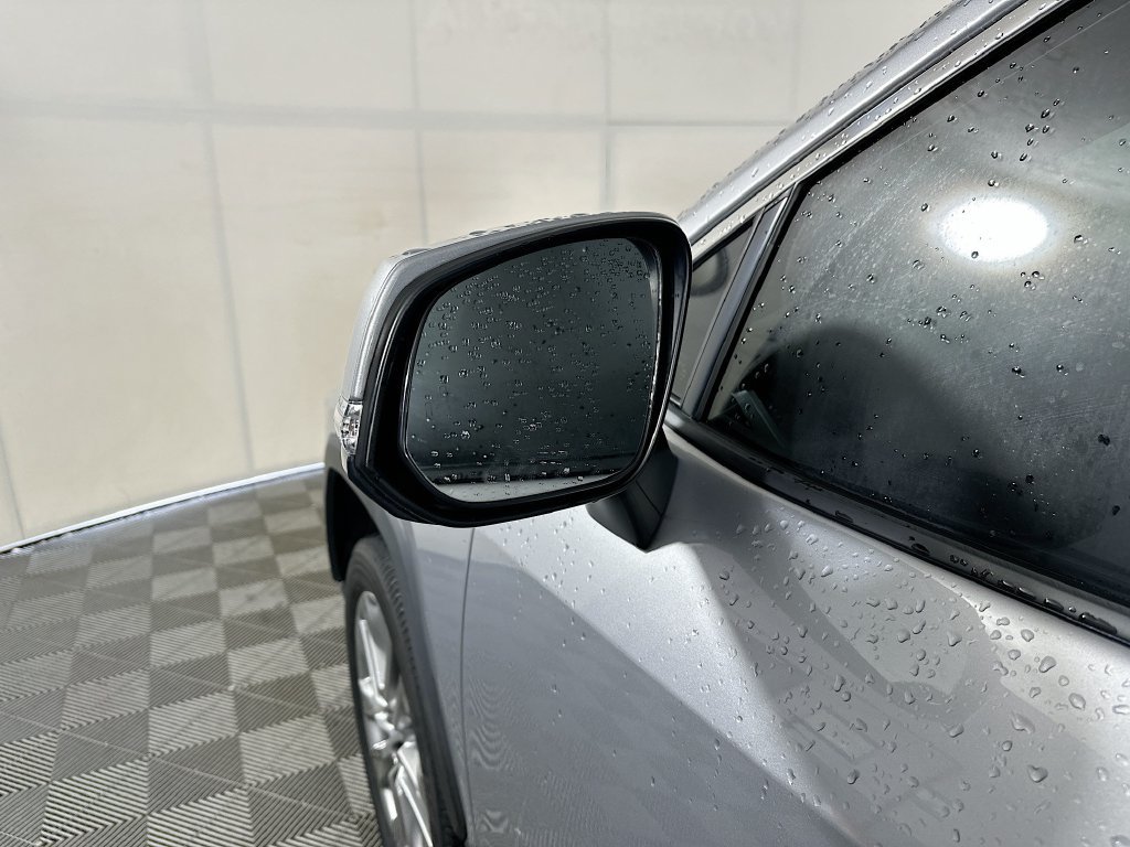 Used 2022 Toyota RAV4 XLE Premium AWD/4WD image 10