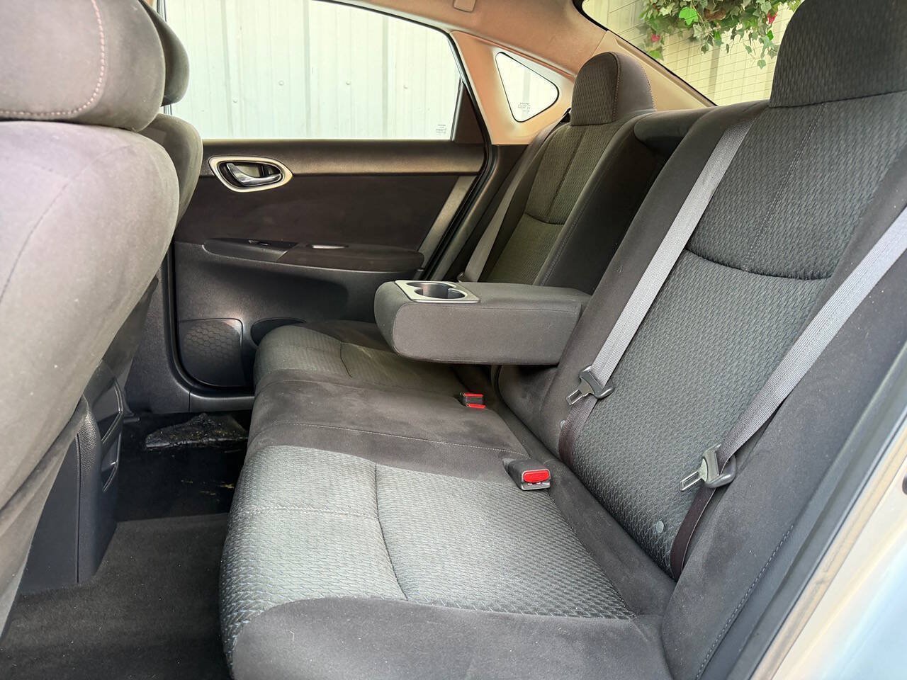 Used 2014 Nissan Sentra SR w/ SR Driver Package FWD image 17