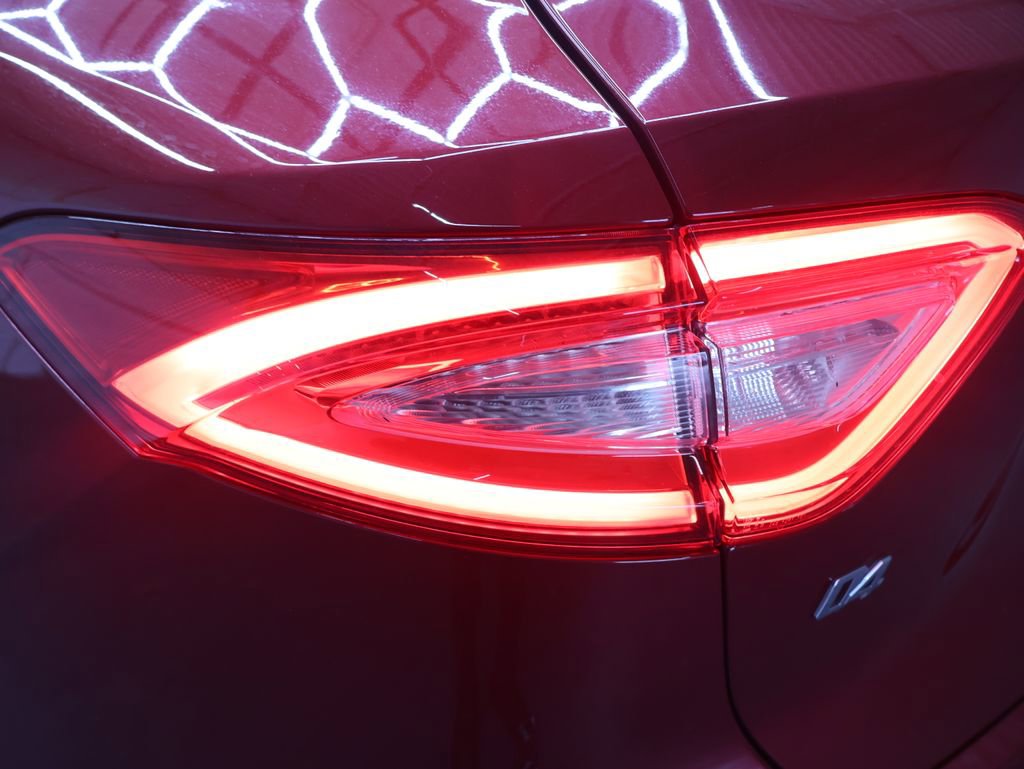 Used 2020 Maserati Levante GranLusso image 27