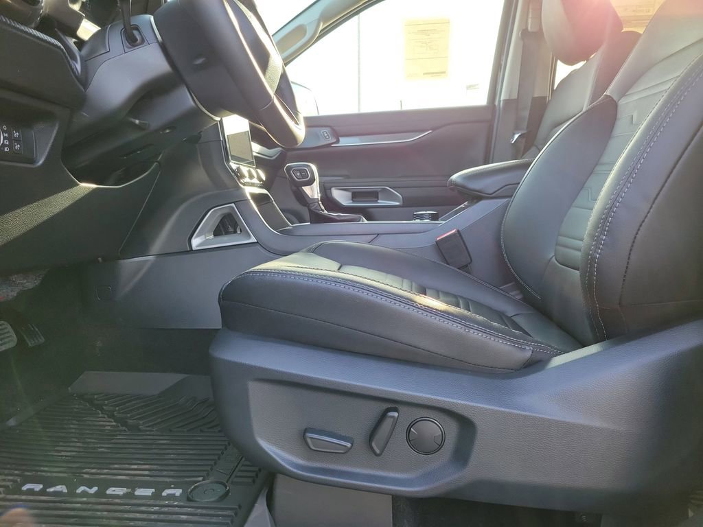 New 2025 Ford Ranger Lariat w/ Trailer Tow Package image 17