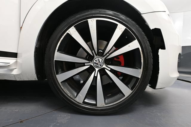 Used 2012 Volkswagen Beetle 2.0T FWD image 11