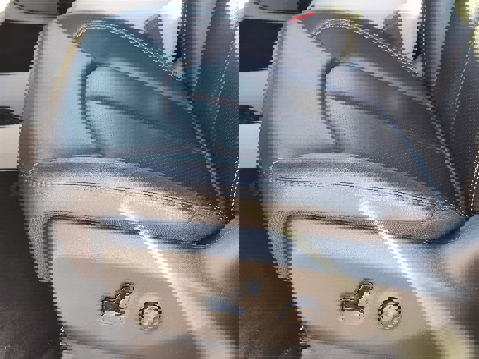 Certified 2024 Chrysler Pacifica Touring-L image 33