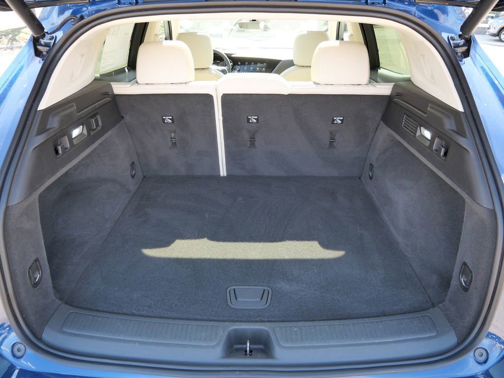 Used 2022 Buick Envision Avenir w/ Technology Package II AWD/4WD image 24