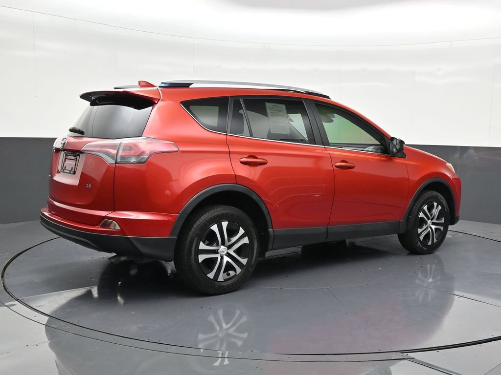 Used 2017 Toyota RAV4 LE image 5