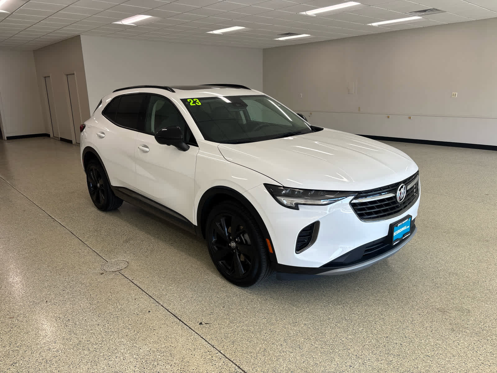 Used 2023 Buick Envision Essence w/ Technology Package I image 5