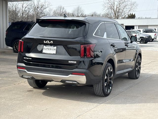 Used 2025 Kia Sorento SX image 3