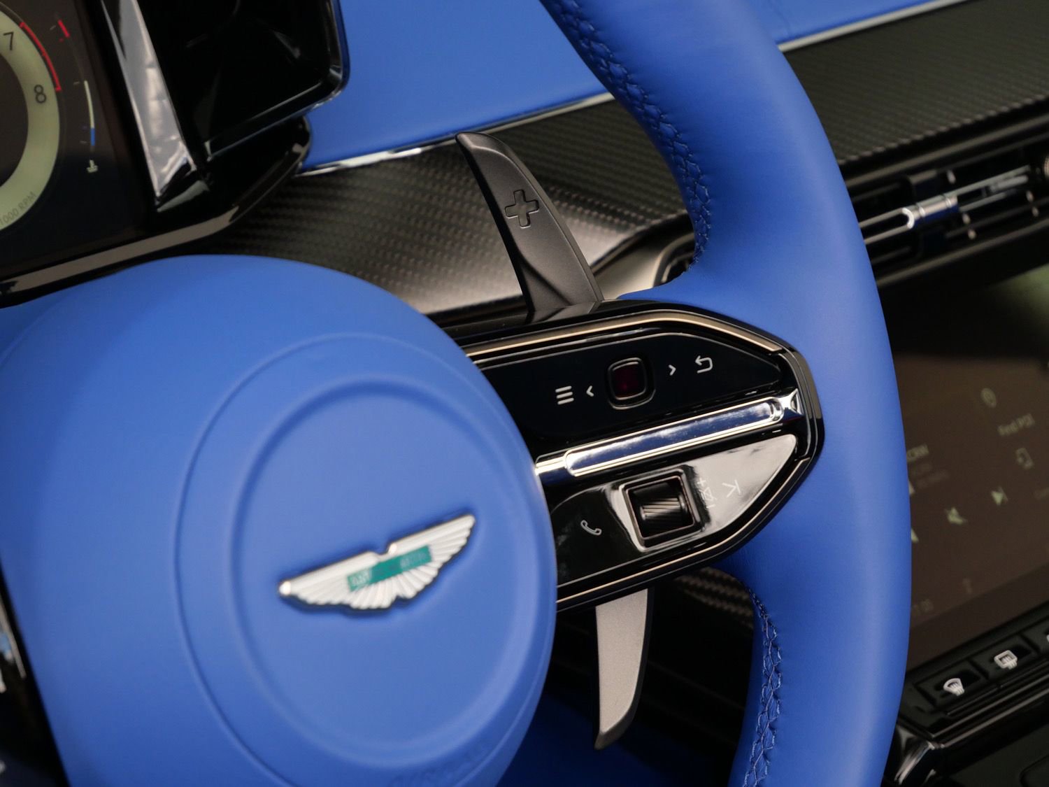 New 2026 Aston Martin V8 Vantage S image 18