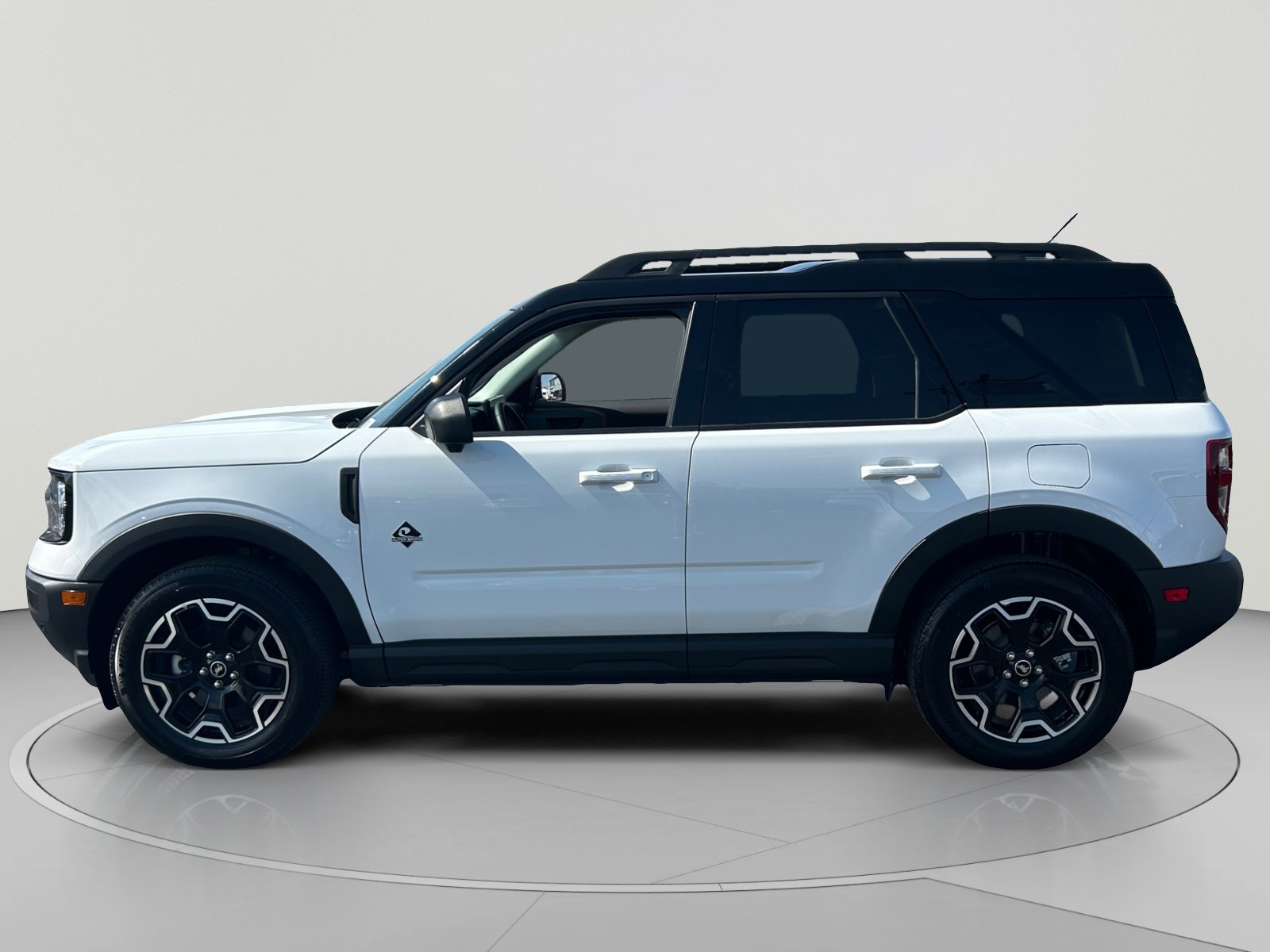Used 2025 Ford Bronco Sport Outer Banks w/ Outer Banks Tech Package+ AWD/4WD image 2