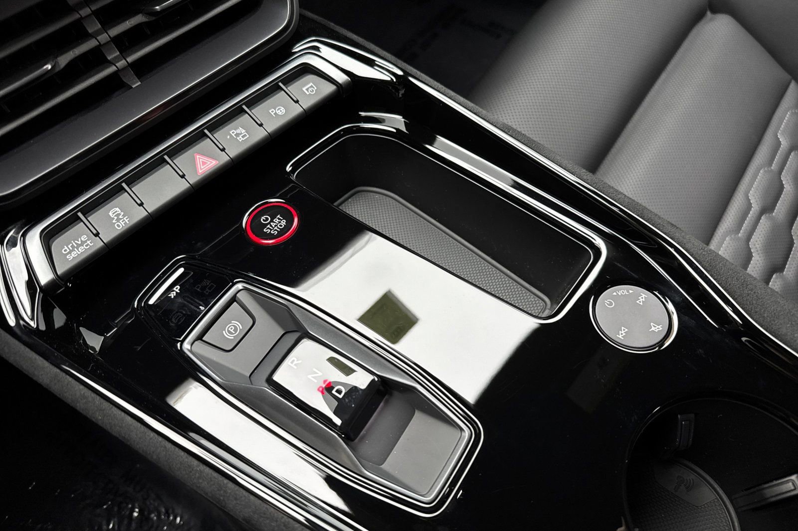 New 2026 Audi RS e-tron GT performance image 17