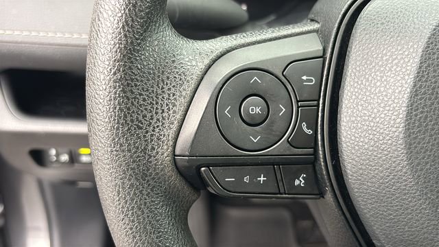 Used 2025 Toyota RAV4 LE AWD/4WD image 16