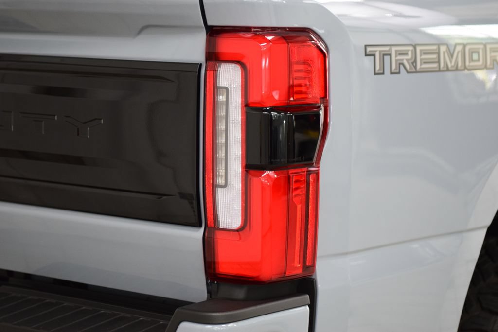 Used 2026 Ford F250 Platinum w/ Tremor Off-Road Package AWD/4WD image 18