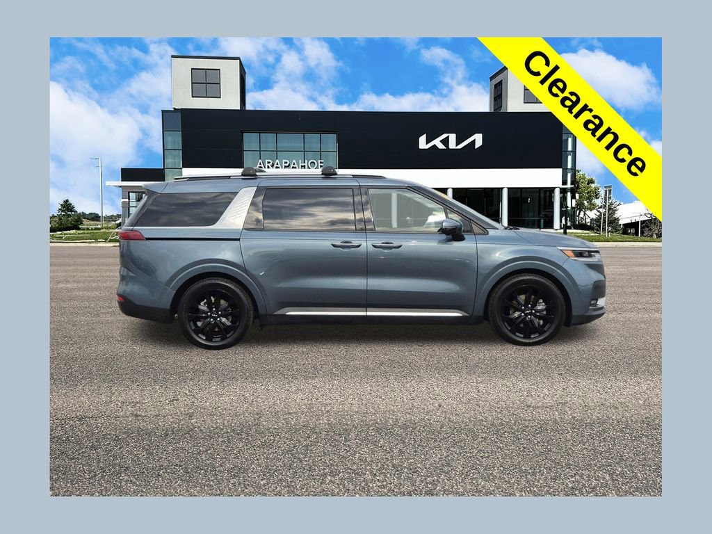 Certified 2023 Kia Carnival SX image 1