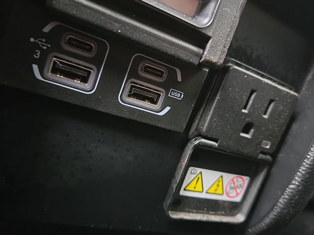 Used 2019 Jeep Cherokee Trailhawk AWD/4WD image 16