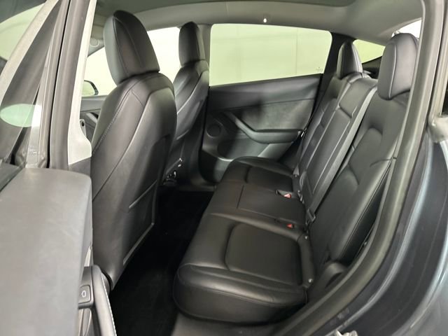 Used 2022 Tesla Model Y Long Range image 22
