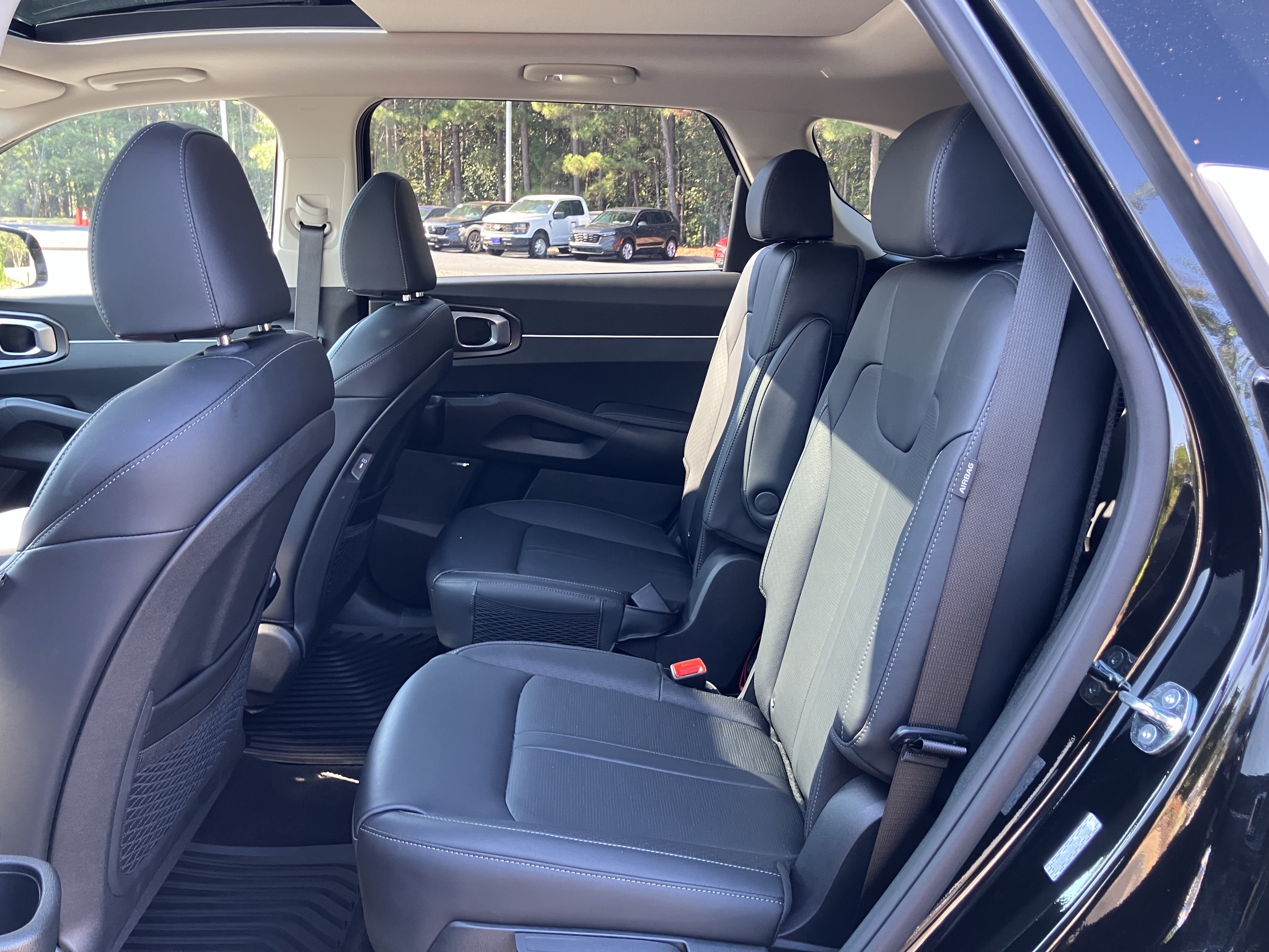 Used 2026 Kia Sorento EX w/ EX Premium Package FWD image 31