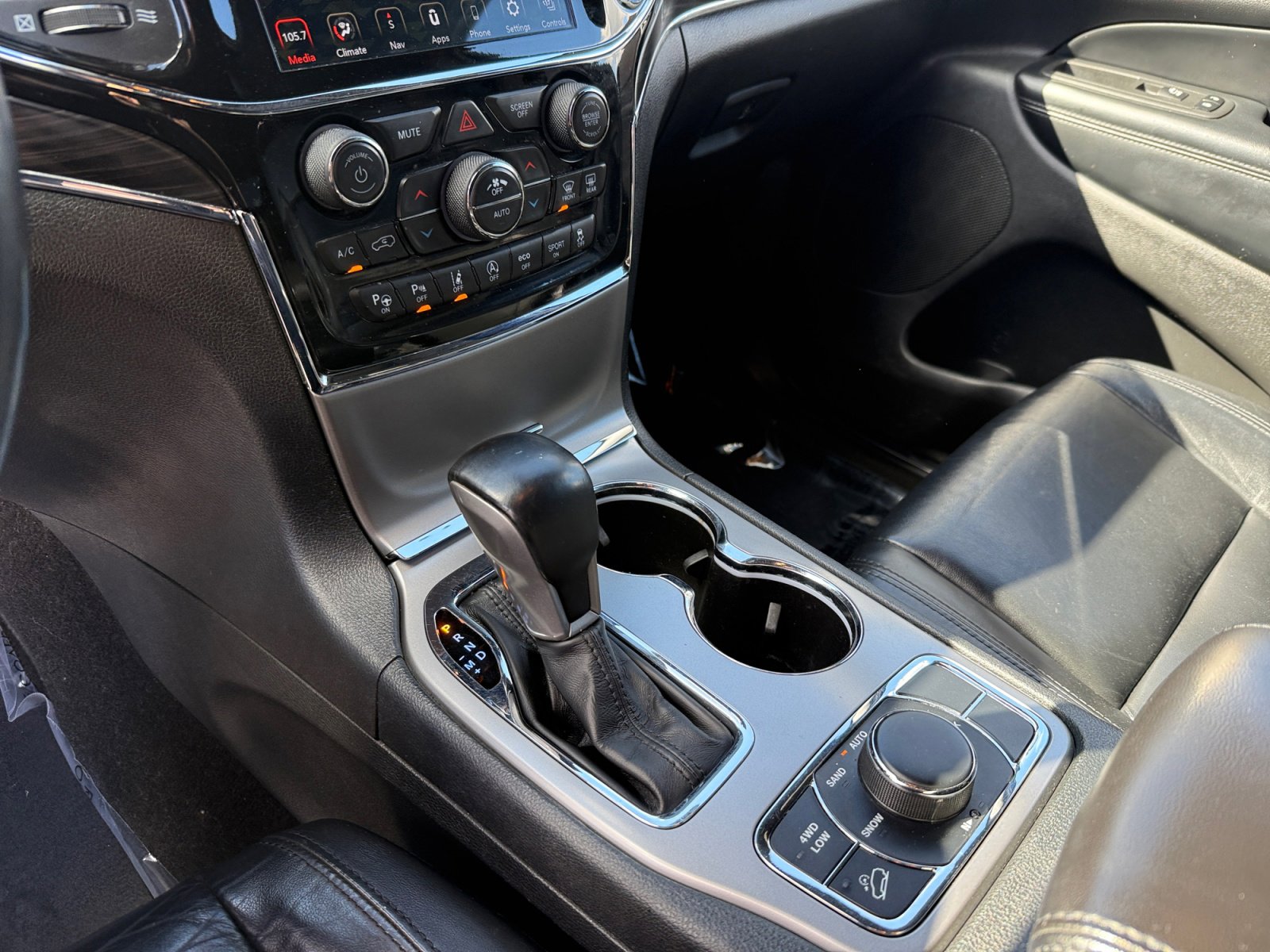 Used 2022 Jeep Grand Cherokee Limited w/ Trailer Tow Group IV image 13