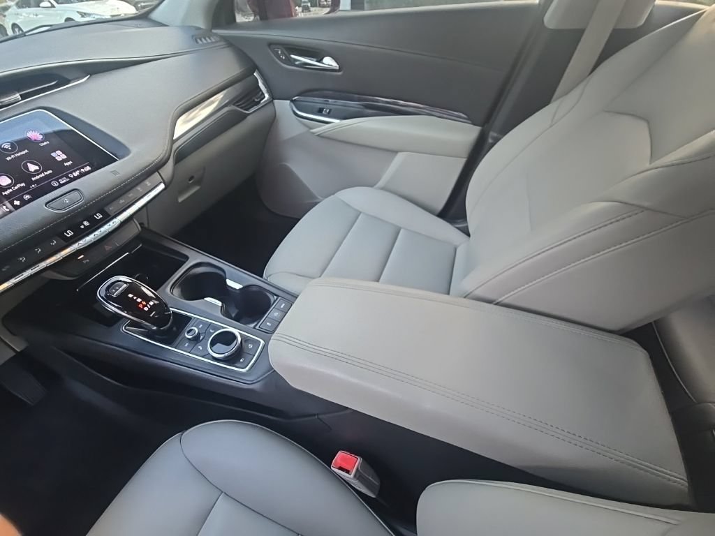 Used 2020 Cadillac XT4 Luxury FWD image 24