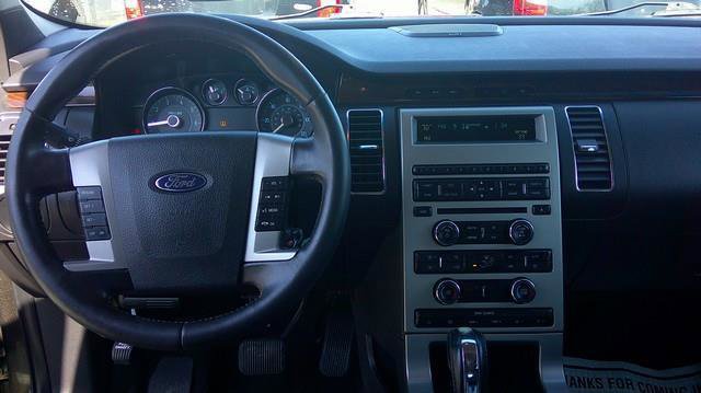 Used 2011 Ford Flex SEL w/ Rapid Spec Order Code FWD image 9
