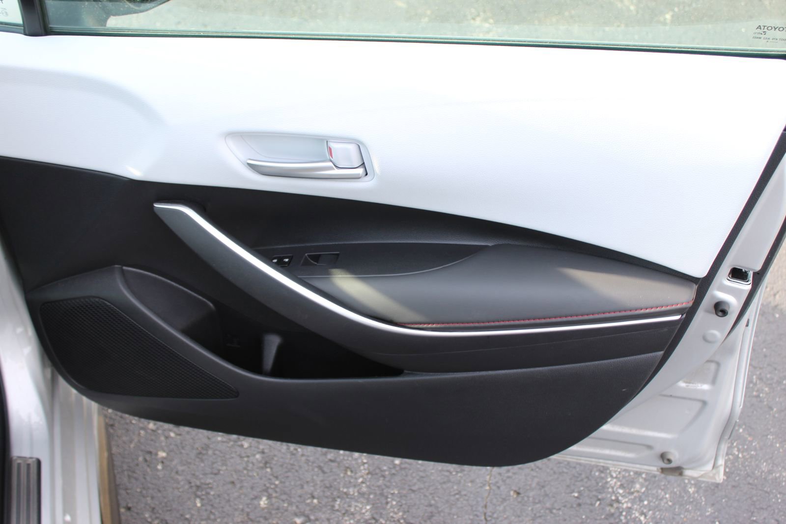 Used 2024 Toyota Corolla SE image 10