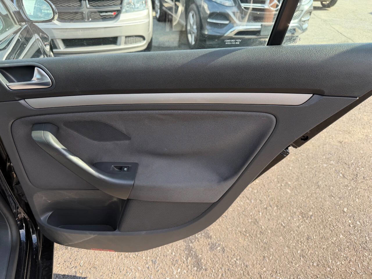 Used 2009 Volkswagen Rabbit S image 35