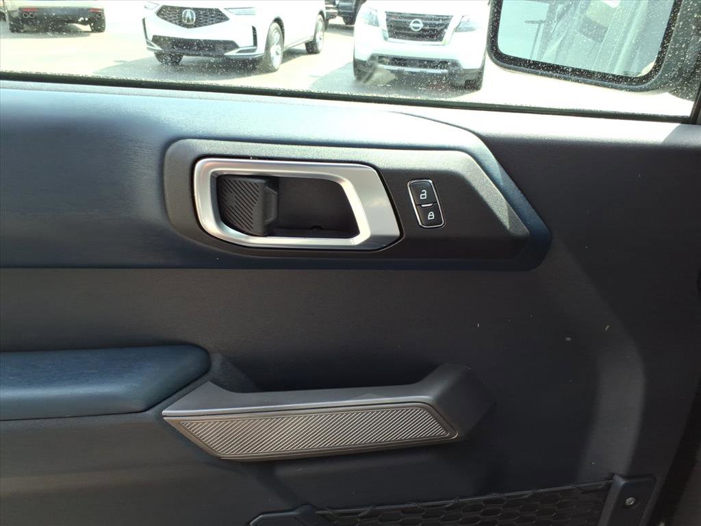 Used 2021 Ford Bronco Outer Banks AWD/4WD image 14