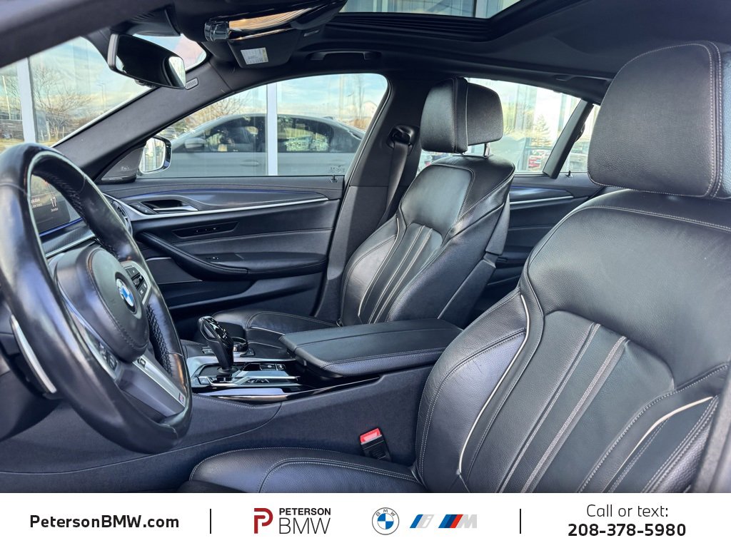 Used 2023 BMW M550i xDrive w/ Executive Package image 17