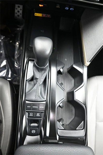 Used 2025 Toyota Camry SE w/ Convenience Package image 19