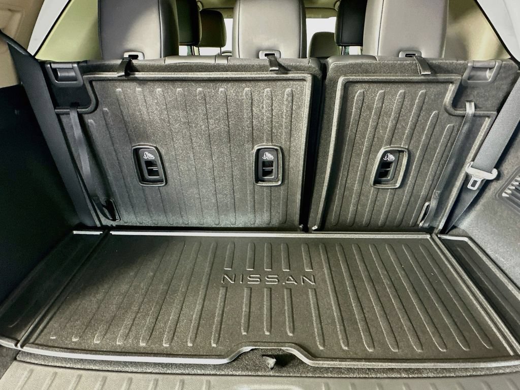New 2026 Nissan Pathfinder Platinum AWD/4WD image 34