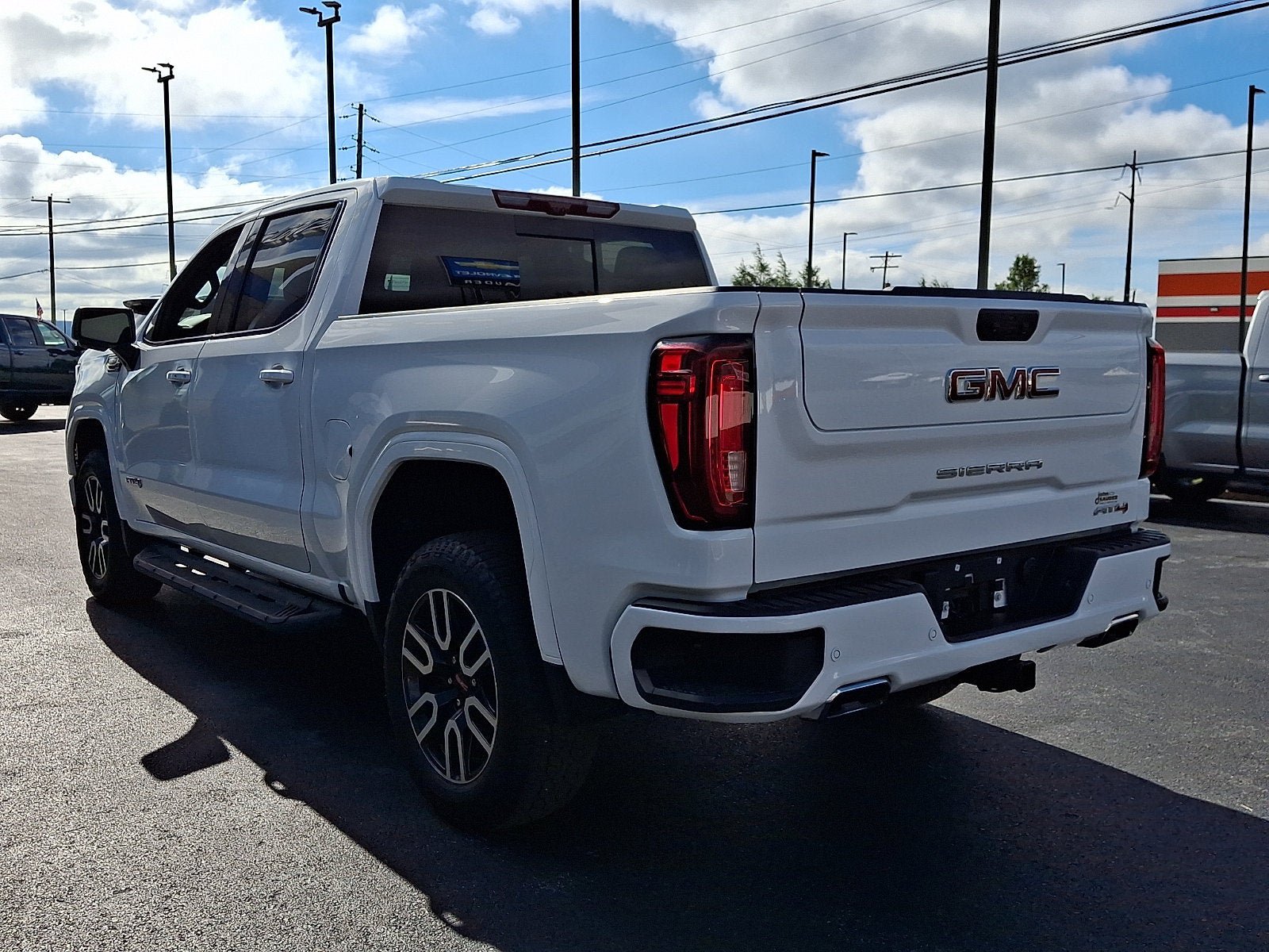 Used 2024 GMC Sierra 1500 AT4 w/ Technology Package AWD/4WD image 4