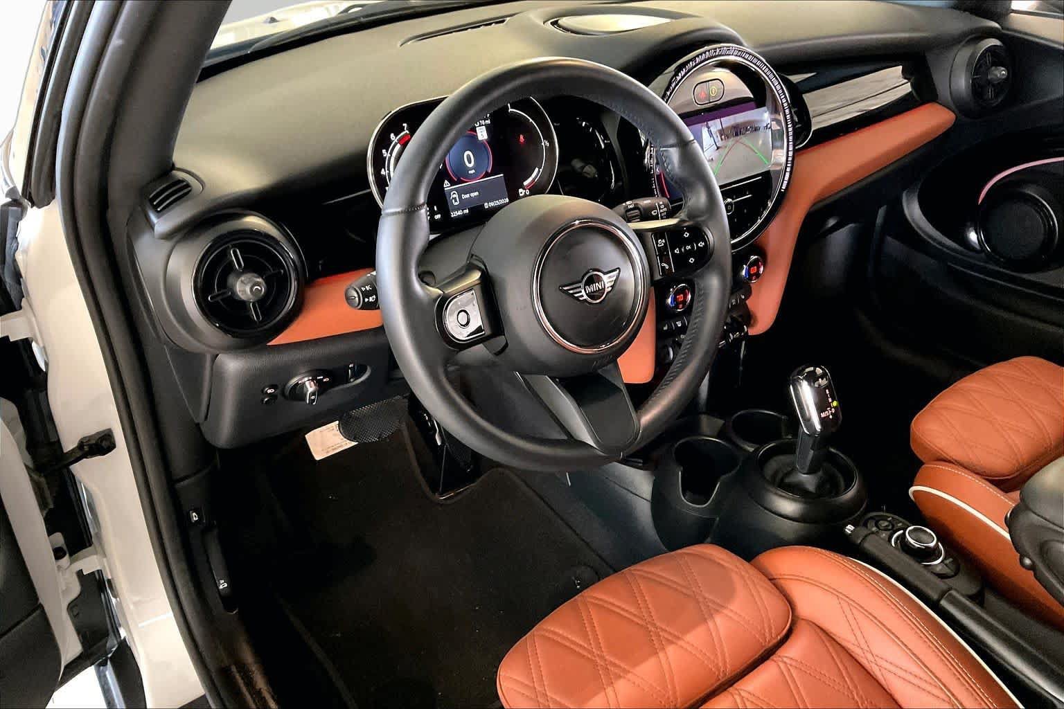 Used 2024 MINI Cooper Convertible w/ Signature Upholstery Package FWD image 15