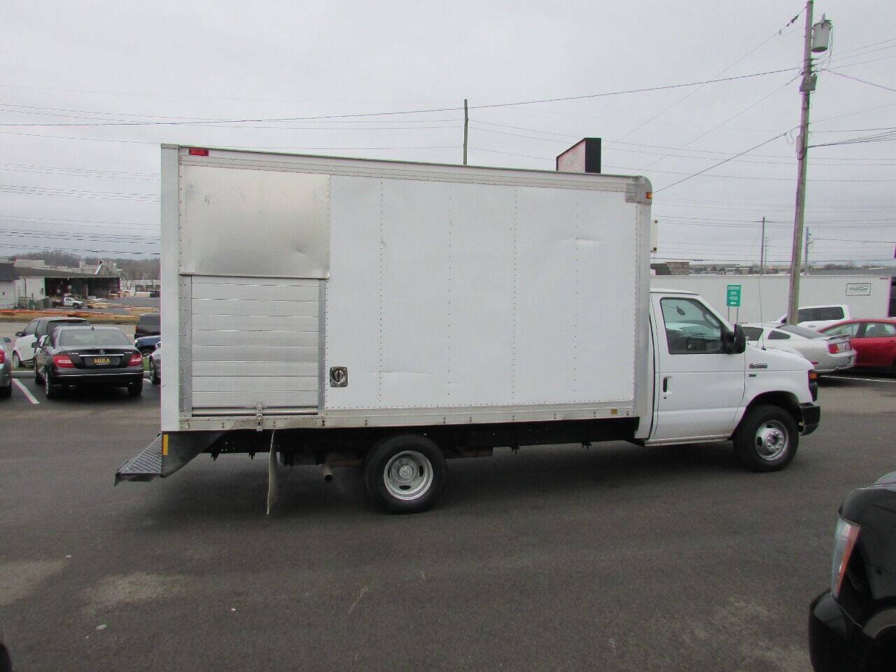 Used 2012 Ford E-450 and Econoline 450 Super Duty w/ PWR Locks & Windows Group RWD image 6