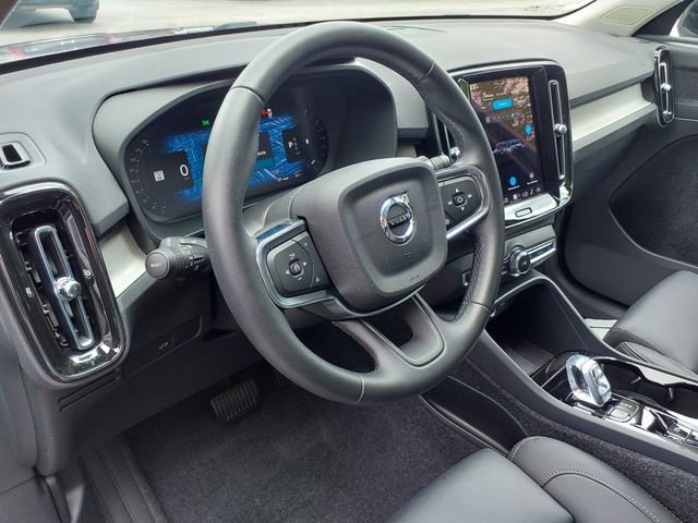 Certified 2026 Volvo XC40 B5 Plus AWD/4WD image 6