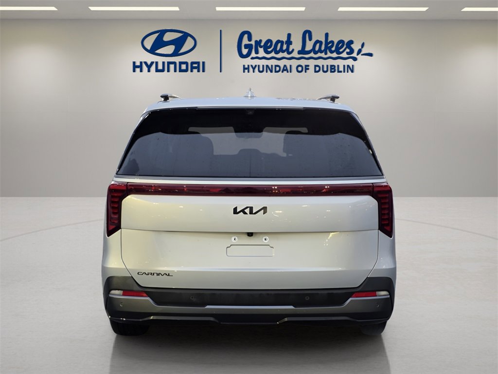 Used 2025 Kia Carnival SX Prestige image 4