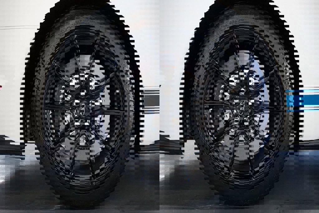 Used 2020 Ford Mustang Shelby GT350 w/ Technology Package image 38