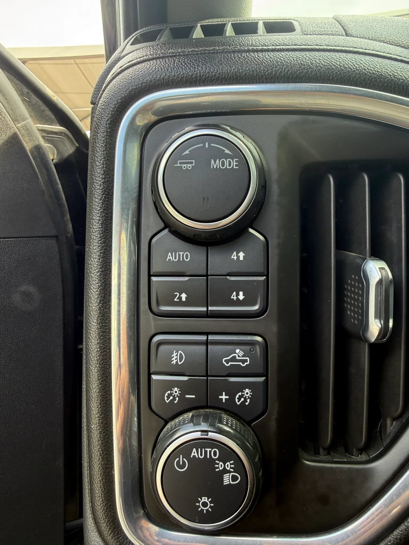 Used 2020 Chevrolet Silverado 1500 LT Trail Boss AWD/4WD image 20