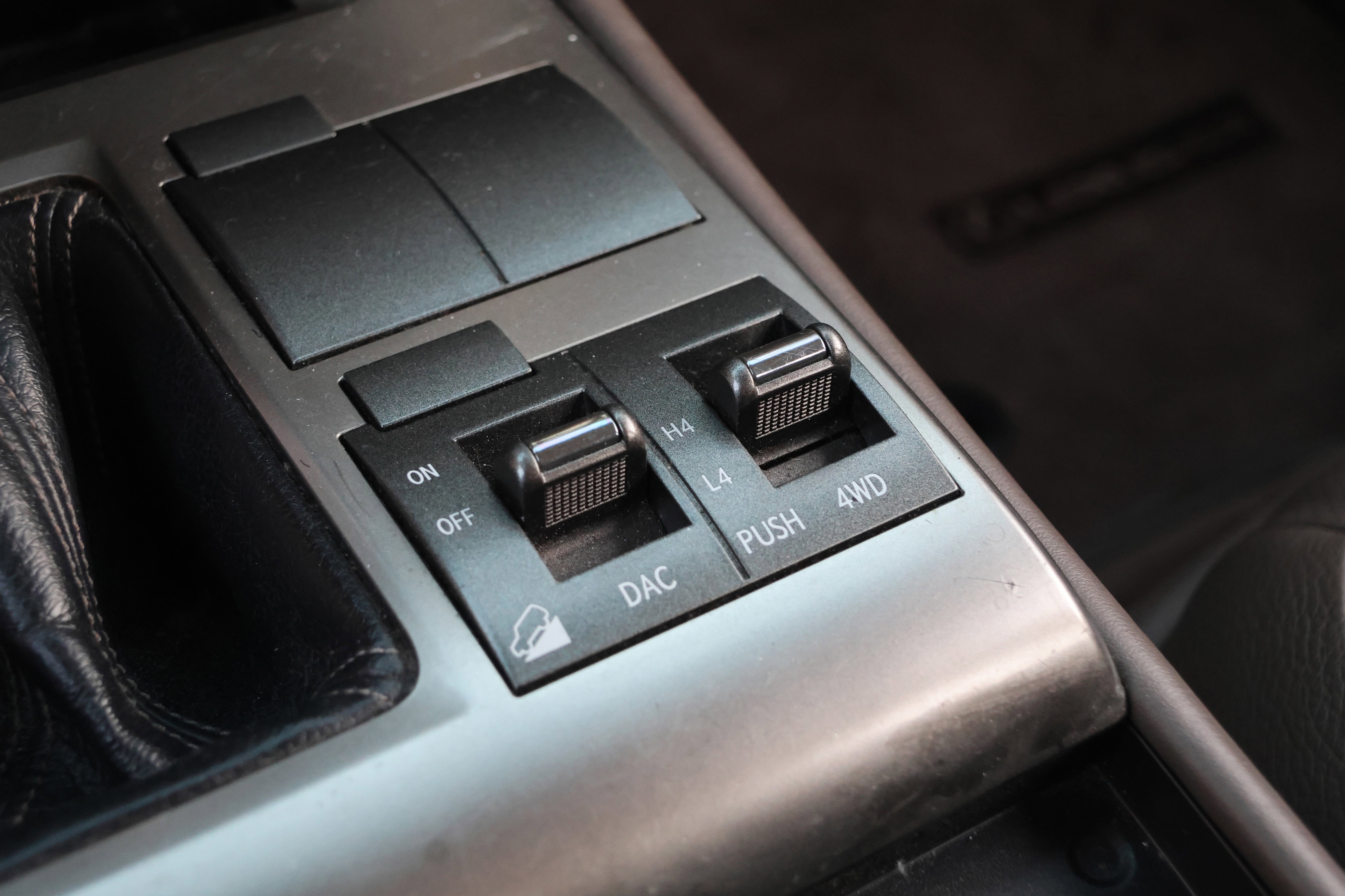 Used 2015 Lexus GX 460 w/ Premium Package image 29