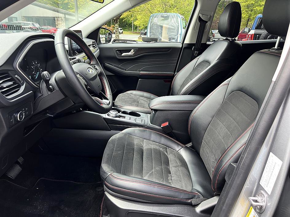 Used 2022 Ford Escape SEL w/ SEL Stealth AWD Package image 13