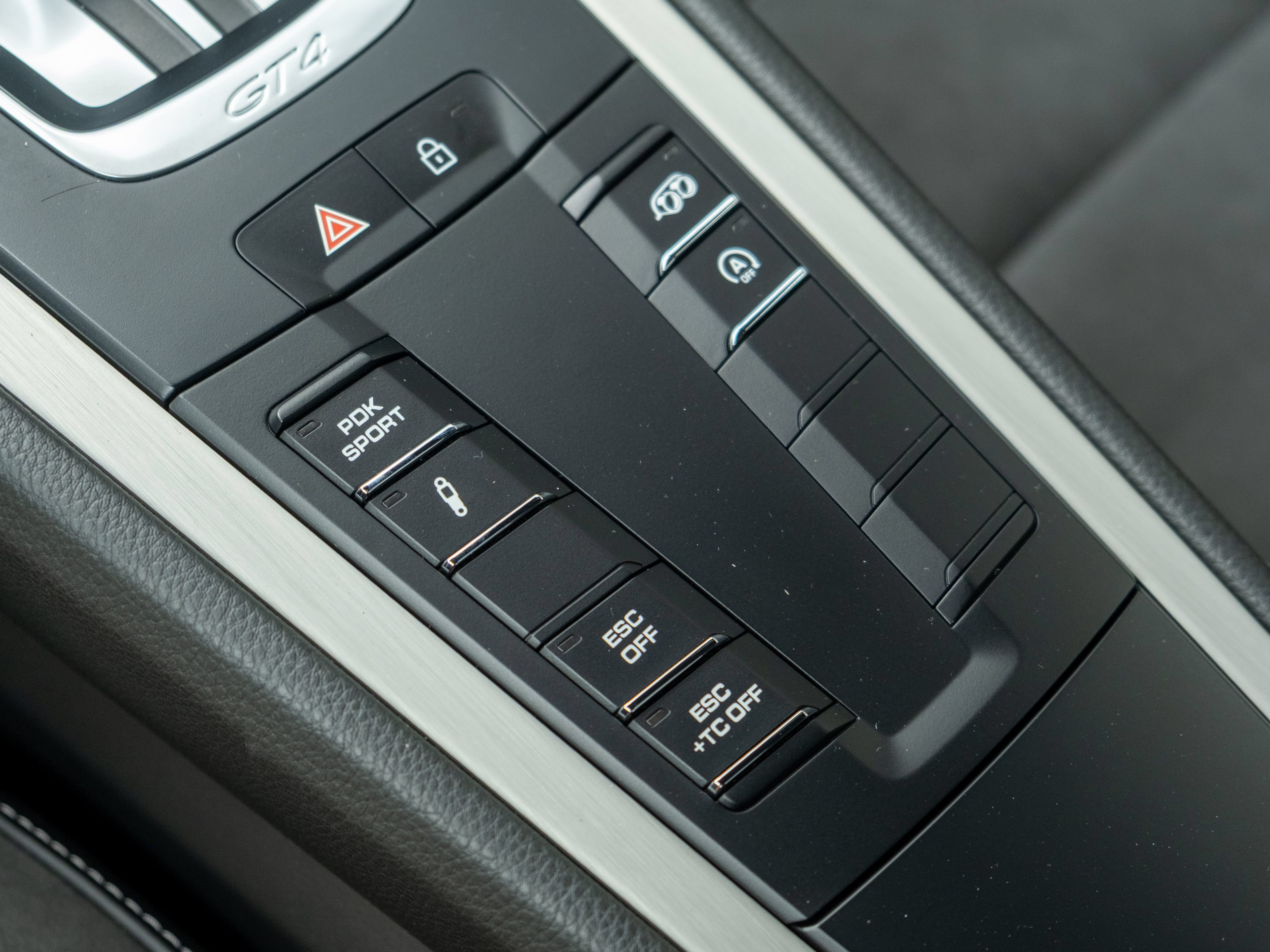 Certified 2021 Porsche 718 Cayman GT4 RWD image 30