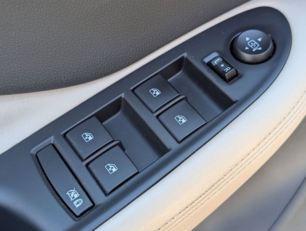 Used 2016 Buick Envision Premium image 34