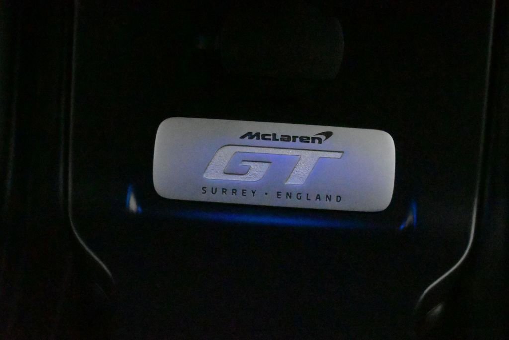 Used 2022 McLaren GT RWD image 30