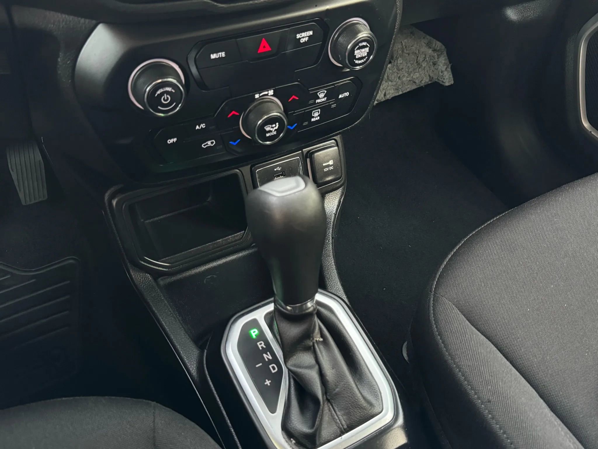 Used 2018 Jeep Renegade Sport w/ Power & Air Group FWD image 33