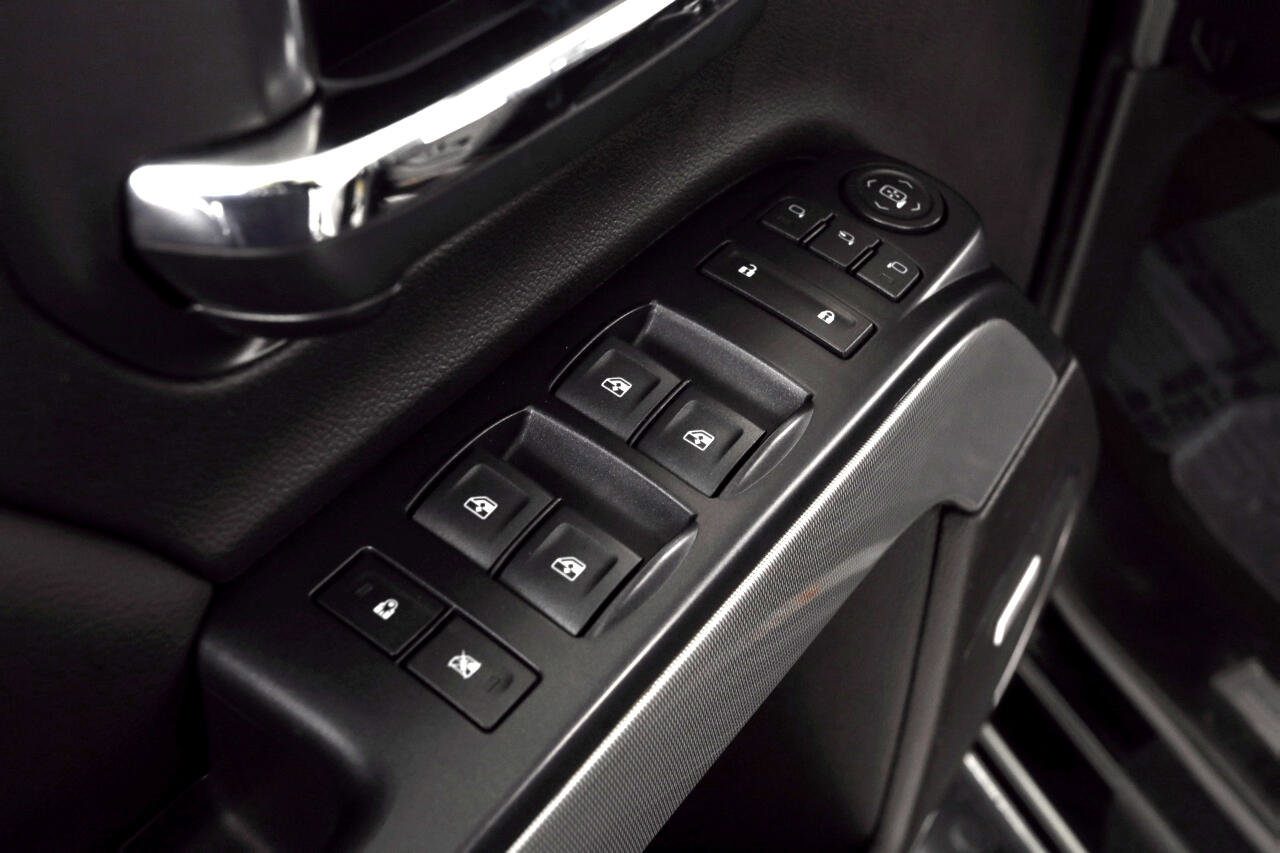 Used 2018 Chevrolet Silverado 2500 LTZ image 29