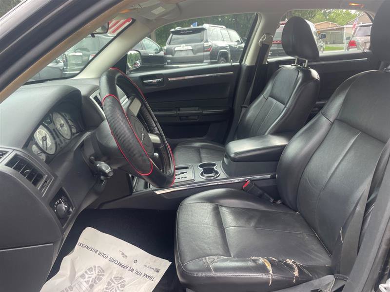 Used 2010 Chrysler 300 Touring RWD image 10