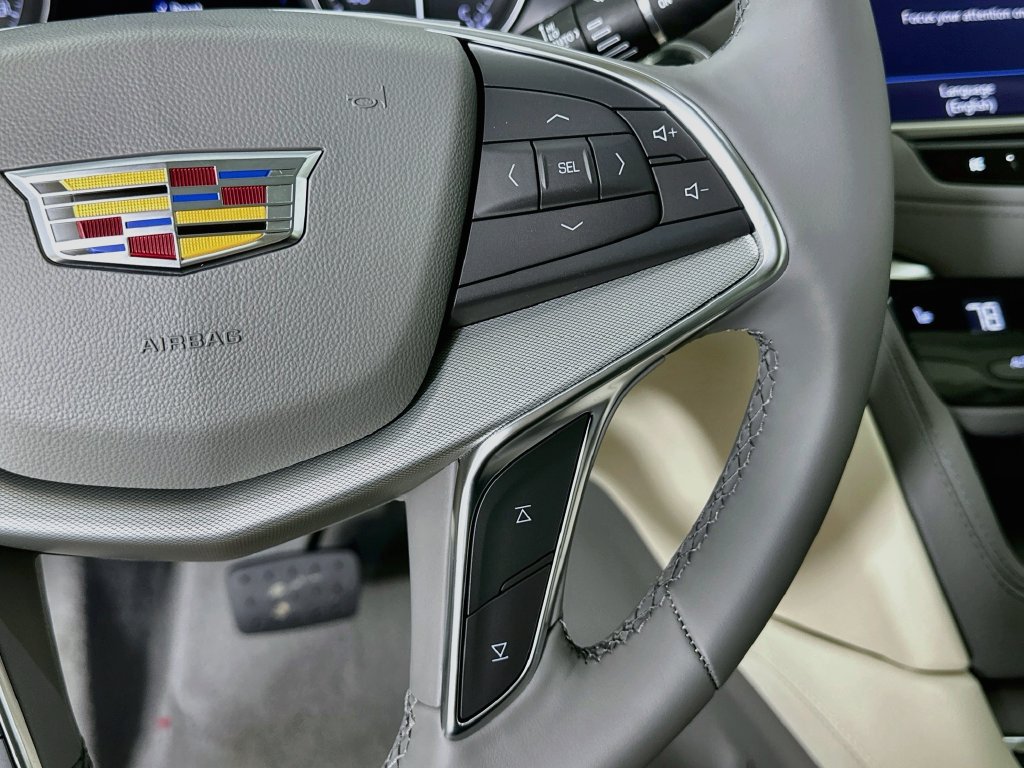 New 2026 Cadillac XT5 Premium Luxury w/ LPO, Floor Liner Package AWD/4WD image 13