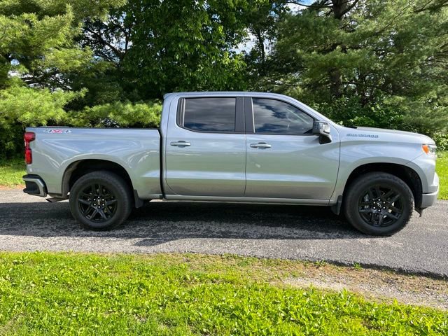 Used 2024 Chevrolet Silverado 1500 RST w/ Convenience Package II AWD/4WD image 2