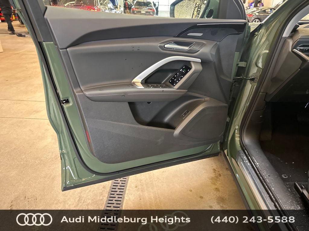 Used 2025 Audi Q5 Premium Plus w/ Premium Plus image 11